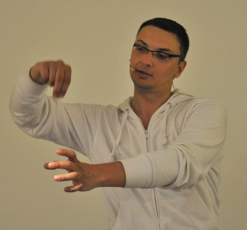 [Алексей Ярцев] Как развить чувство юмора, писать _0.png